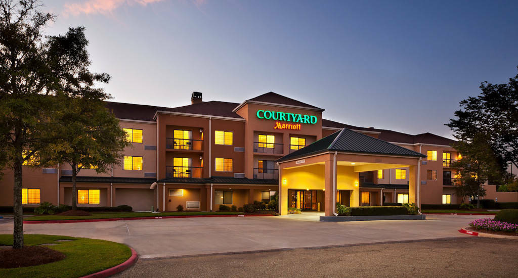 Courtyard Baton Rouge South Hotel Exterior foto