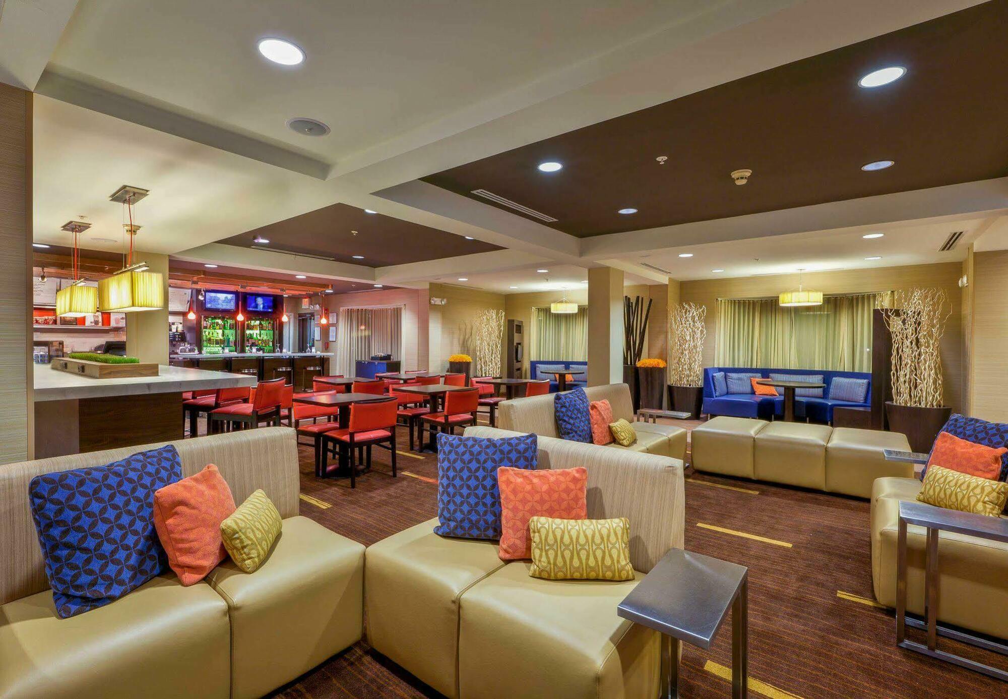 Courtyard Baton Rouge South Hotel Exterior foto