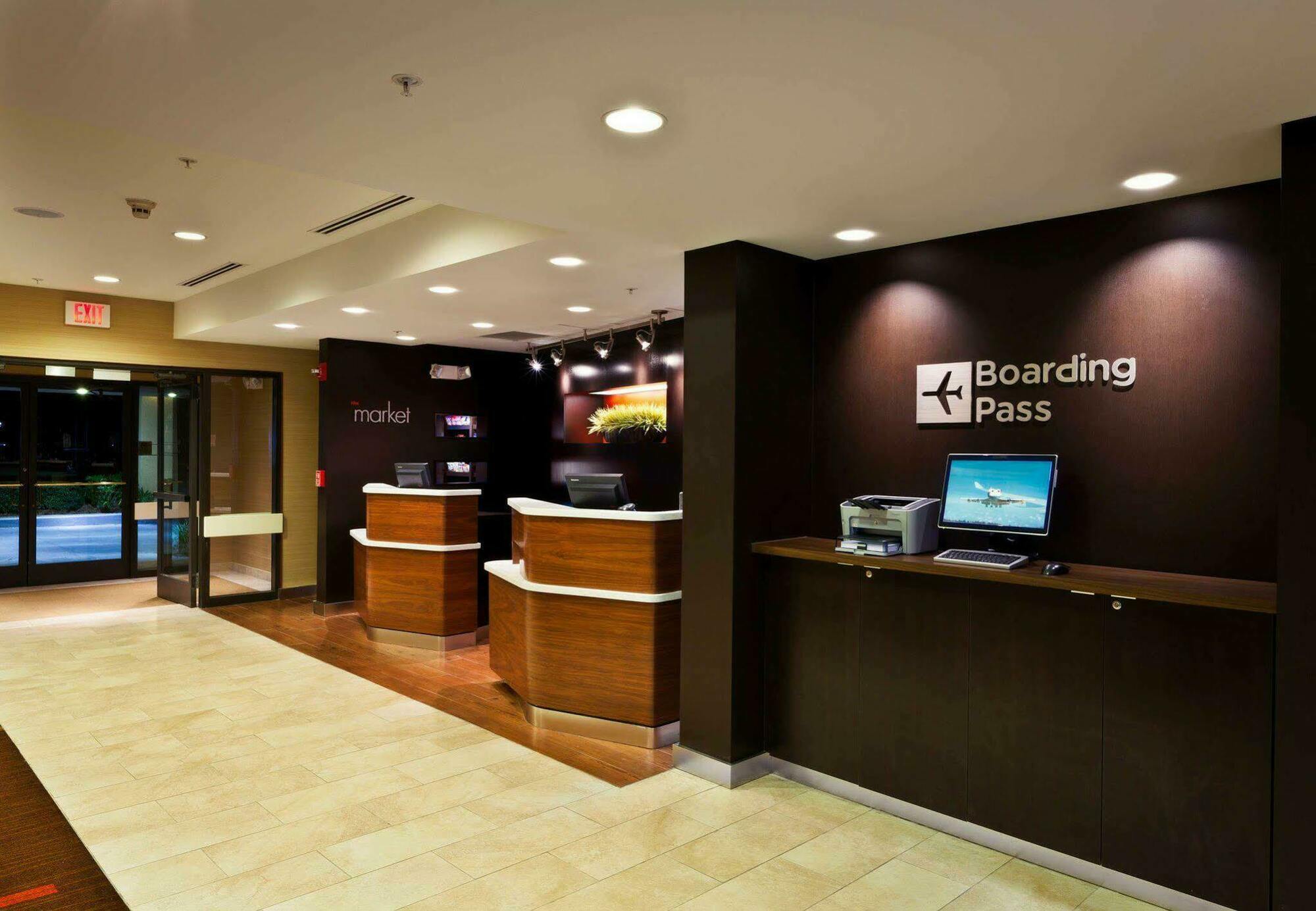 Courtyard Baton Rouge South Hotel Exterior foto